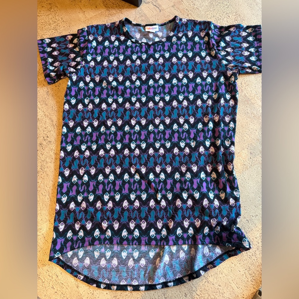 ❤️LuLaRoe Malificent top, size 14